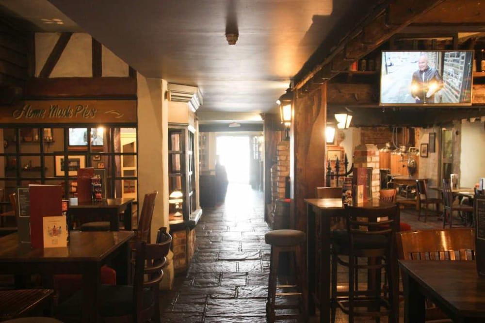 1843 Hotel Reading